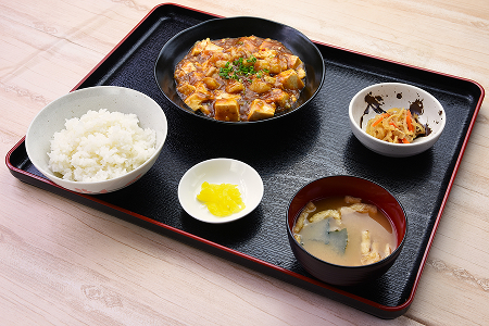 牛ホルモン麻婆定食