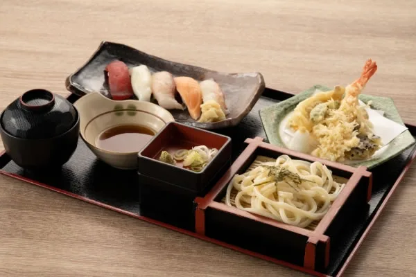 天ぷらうどん・握りセット